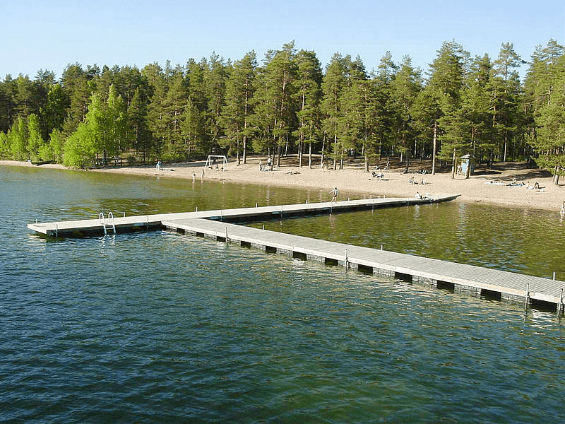 Пирс из пластиковых понтонных модулей