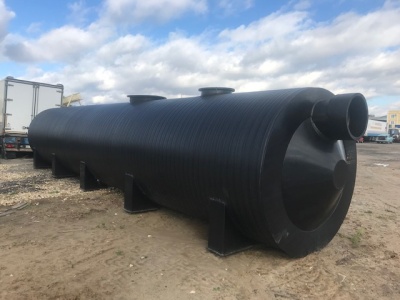 Полиэтиленовая горизонтальная накопительная емкость на 50 м³ на опорах Ø 2400 L 11500 для технической воды