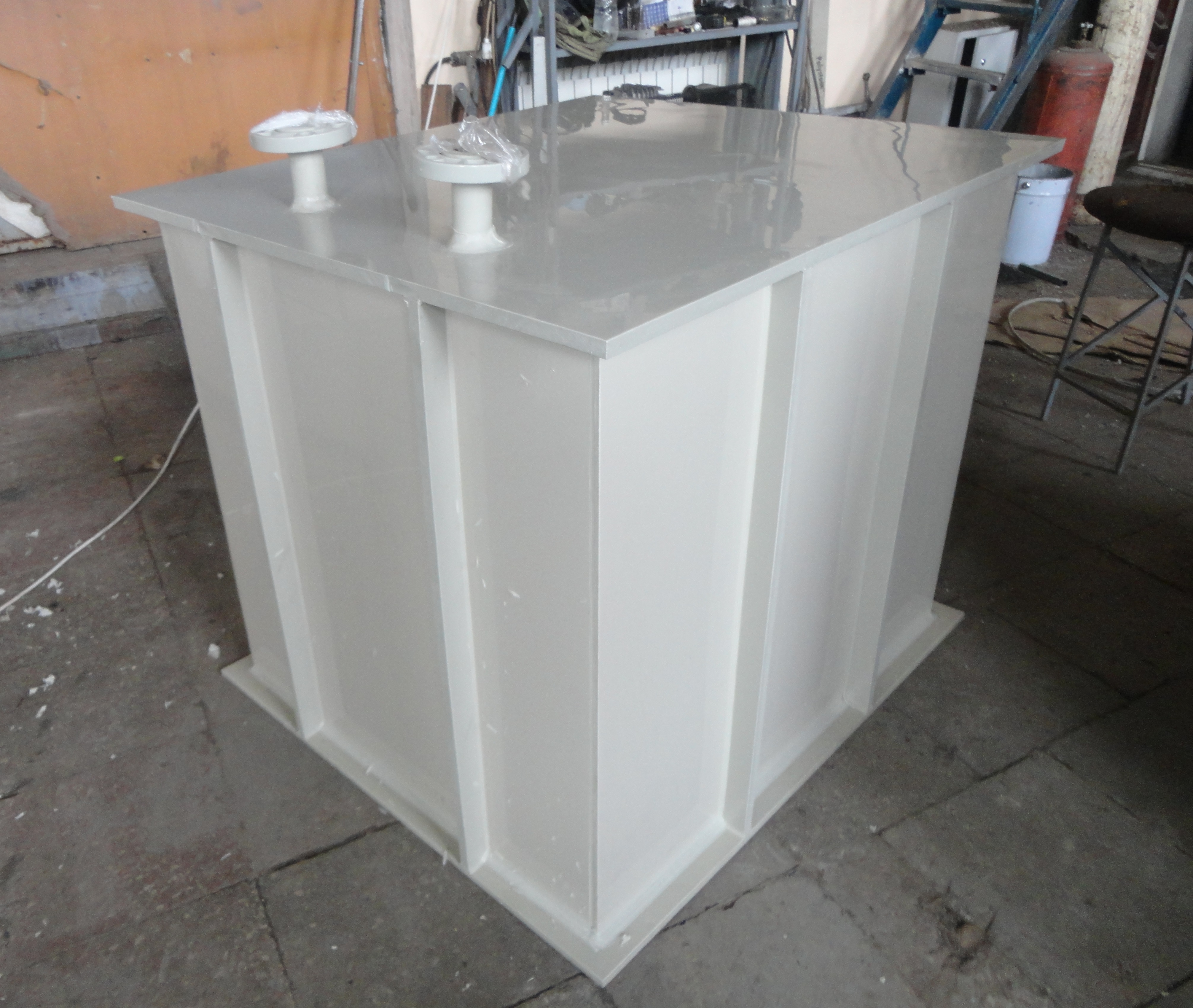 Полипропиленовая емкость на 3,6 м³ для соляной кислоты