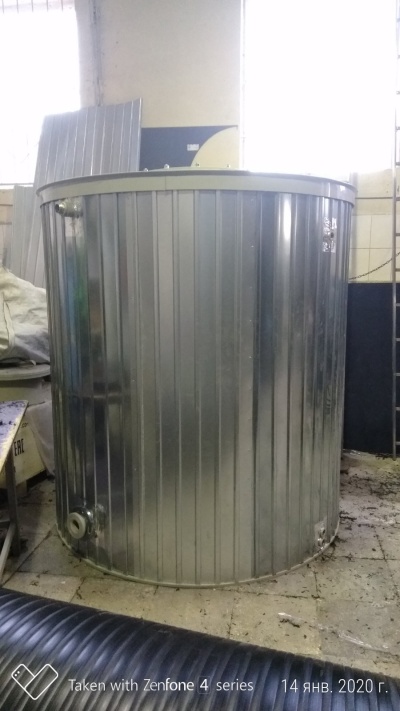 Полипропиленовая емкость на 5 м³ Ø 1800 Н 2000 с утеплением и облицовкой для ГВС