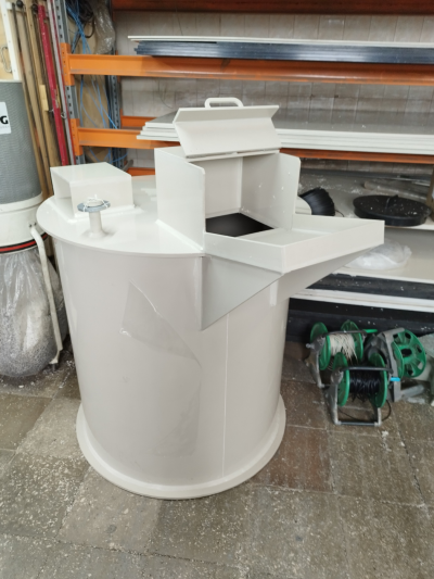 Полипропиленовая емкость на 1,1 м³ для смешивания кислот