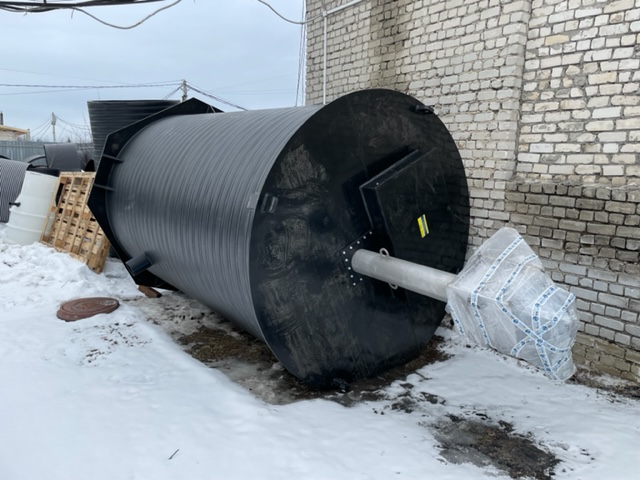 Ливневая полиэтиленовая насосная станция Ø 2400 Н 4100 со шнековой решеткой