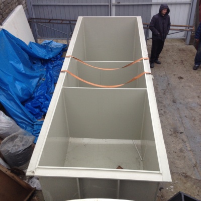 Полипропиленовая ванна на 10,5 м³ 5000х1500х1400 с перегородками для щелочного раствора