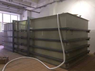 Полипропиленовый бак на 50 м³ в металлооплетке для питьевой воды 