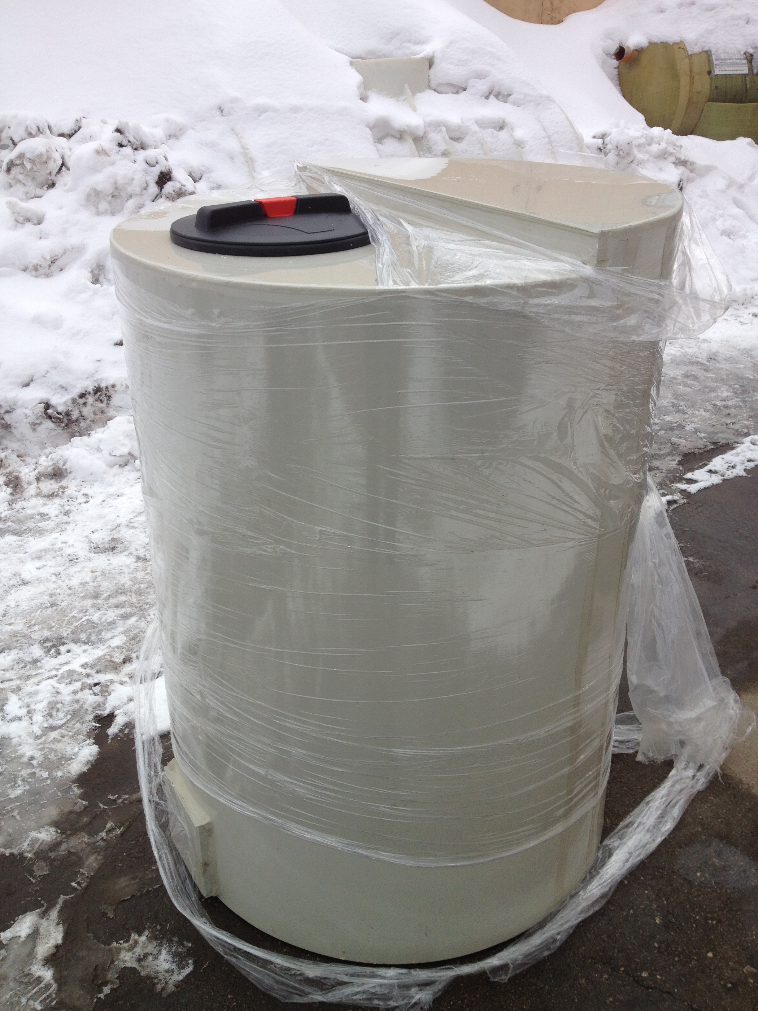 Полипропиленовая емкость на 1,2 м³ Ø 1000 Н 1400 с площадкой под миксер