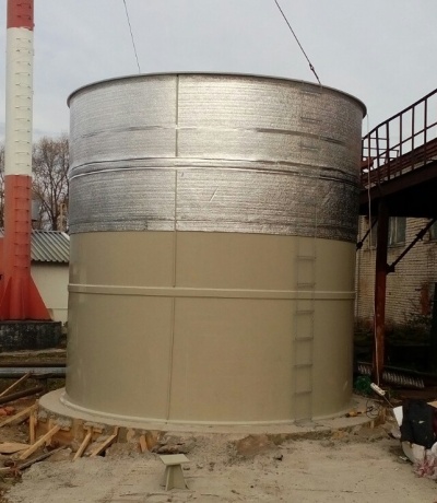 Полипропиленовая емкость на 50 м³ Ø 4000 Н 4000 для ГВС с утеплением фольгированным стизолом