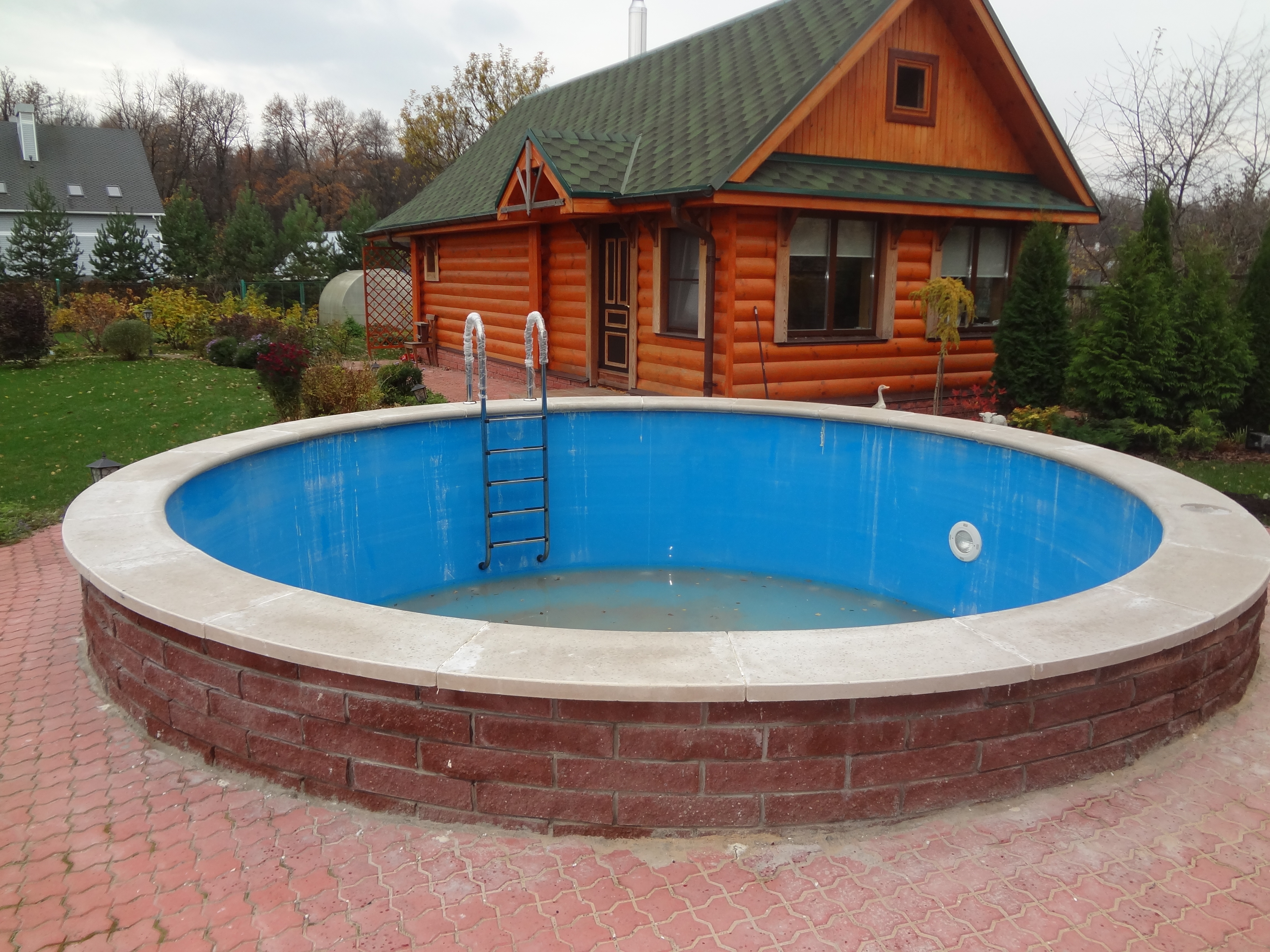 Полипропиленовый круглый бассейн Ø 5500 Н 1500 с отделкой, лестницей и прожектором