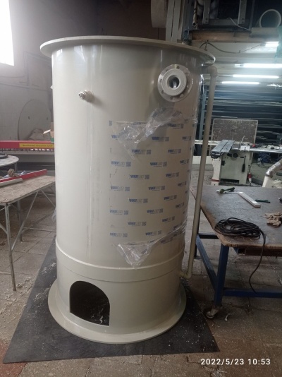 Полипропиленовый бункер на 1 м³ Ø 1120 Н 2000 на пластиковой юбке