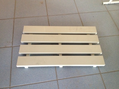 Полипропиленовая подставка под ноги 600х350х40 для рыбного цеха