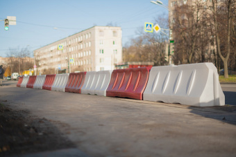 Блок дорожный разделительный высотой 800 и длиной 2000 мм (РДБ800-2)