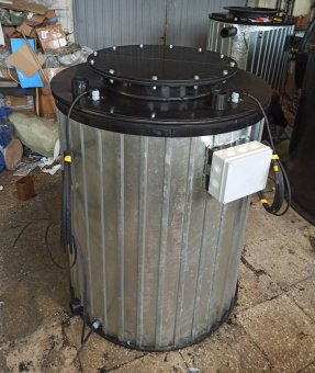 Полиэтиленовая емкость на 2,5 м³ с утепление греющим кабелем и облицовкой для питьевой воды