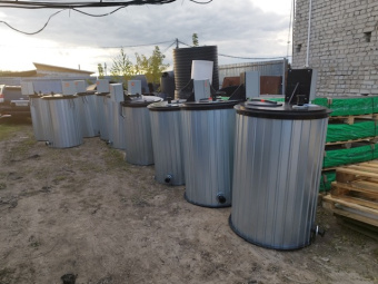 Полиэтиленовые емкости на 1 м³ Ø 1000 Н 1300 с утеплением греющим кабелем и облицовкой