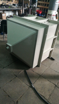 Полипропиленовый квадратный бункер с коническим дном на 1,5 м³ 1100х1100х1300 с ребрами жесткости