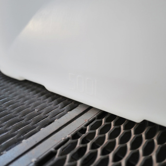 Емкость ФМ 500 в обрешетке с лопастной мешалкой