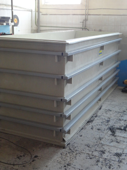 Полипропиленовая ванна в металооплетке на 8 м³ 4000х1300х1600 для солевого раствора