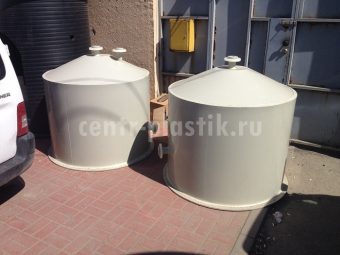 Открытая емкость с коническим дном