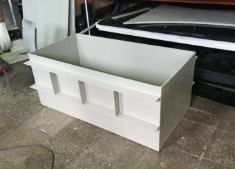 Полипропиленовая ванна с наружными ребрами жесткости на 580 литров 1400х700х600 для пищевой патоки