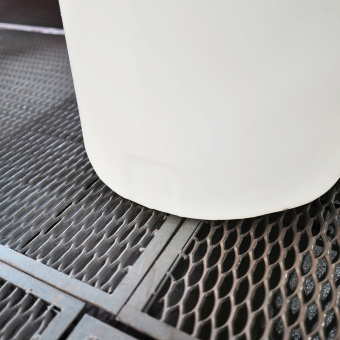 Емкость ФМ 500 в обрешетке с лопастной мешалкой