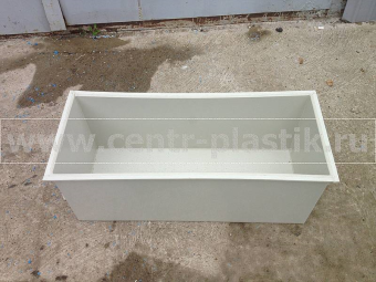 Открытая емкость с бортами