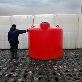 Емкость для КАС TRN 5000 л с откидной крышкой красная