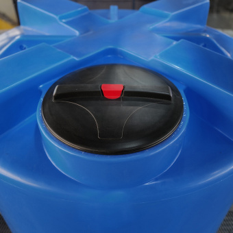 Пластиковая емкость T 3000 в обрешетке