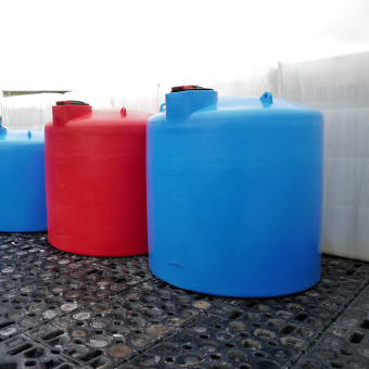 Емкость для КАС TRN 6000 л с откидной крышкой красная