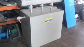 Полипропиленовая емкость на 0,8 м³ для смешивания кислот