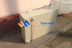 Фото №2. Бак из ПП на 250 литров с уровнемером для питьевой воды. (Вид 2)