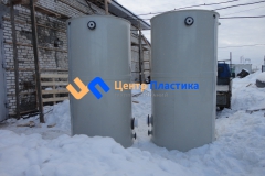 Фото №3. Емкости из ПП для питьевой воды с уровнемером Ø1,4 h 2.7 м. (Вид 3)