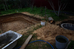 Размещение бассейна и колодца для фильтрационного оборудования на строительной площадке