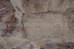 Фото 12. Песчаная подушка в котловане для установки системы очистки Юнилос-Астра с УФ и ПФ2