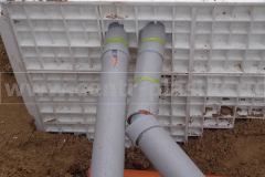 Фото 17. Монтаж трубы от жироотделителя и центральной канализационной трубы к системе очистки