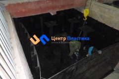 6 Установка внутренних подпорных стоек для верхней крышки