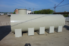 Фото 1. Емкость из ПП на опорах, на 10 м3 для горячей воды