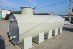 Фото 10. Емкость из ПП на опорах, на 10 м3 для горячей воды