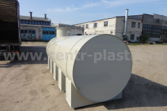 Фото 3. Емкость из ПП на опорах, на 10 м3 для горячей воды