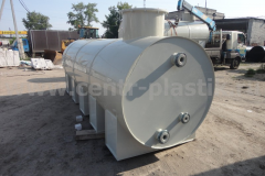 Фото 8. Емкость из ПП на опорах, на 10 м3 для горячей воды