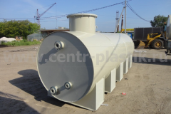 Фото 9. Емкость из ПП на опорах, на 10 м3 для горячей воды