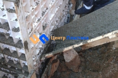 Подача бетона для бетонирования боковых стенок системы очистки сточных вод Юнилос-Астра 100
