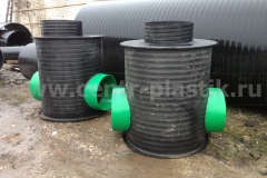 Фото 4. Колодец для связи Ø 1200 h 1800 с отводами Ф 696 мм с лестницей