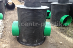 Фото 5. Колодец для связи Ø 1200 h 1800 с отводами Ф 696 мм с лестницей