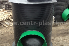 Фото 11. Колодец для связи Ø 1200 h 1800 с отводами Ф 696 мм (вид со стороны отвода)