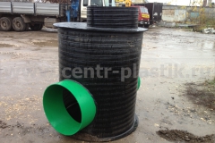 Фото 8. Колодец для связи Ø 1200 h 1800 с отводами Ф 696 мм (вид сбоку)