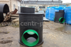 Фото 12. Колодец для связи Ø 1200 h 1800 с отводами Ф 696 мм (вид со стороны отвода)