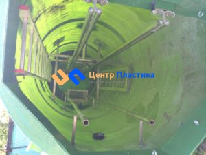 Комплектная стеклопластиковая насосная станция Germes-Plast KNS СП 1,5/5,5 вид внутри