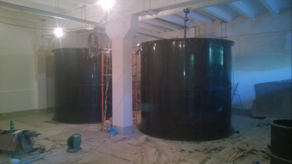 Емкость для хранения жидкого каустика